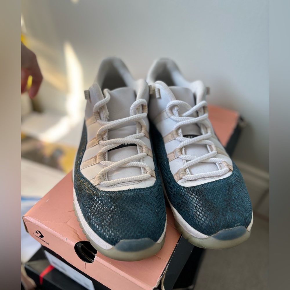 Jordan 11 low Navy Snake skin size 11 great condition last sale $344 brand new
